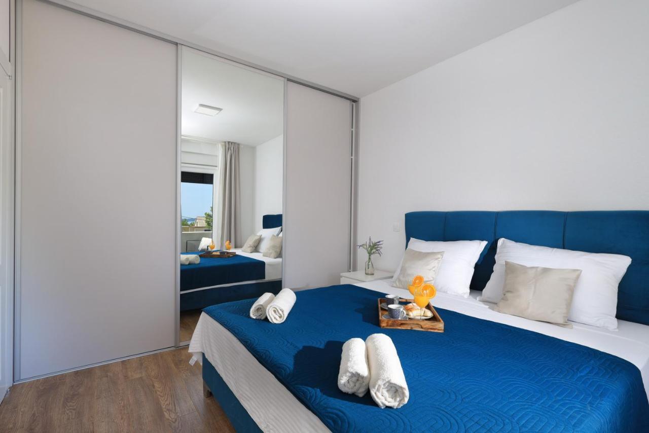 Bonaca Apartments With Terrace And Private Parking Kastela Exterior photo
