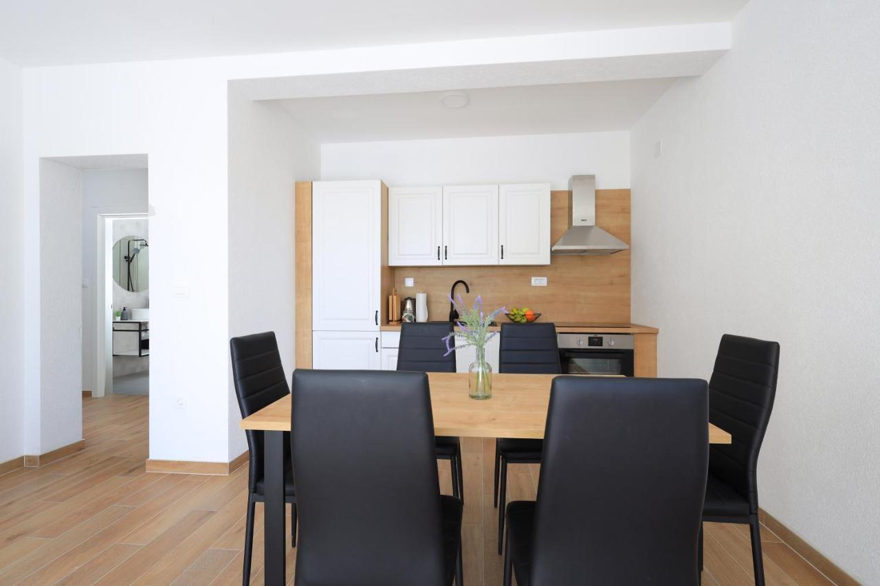 Bonaca Apartments With Terrace And Private Parking Kastela Exterior photo